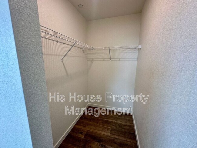 Building Photo - 3912 Pinnacles Ct