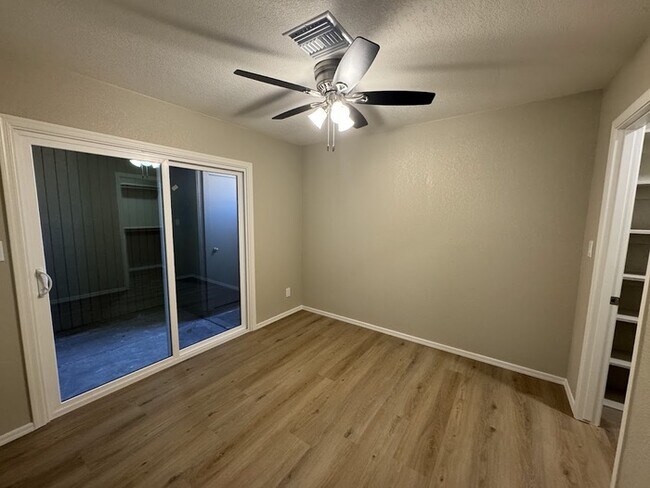 Building Photo - Brand New Unit in La Crescenta