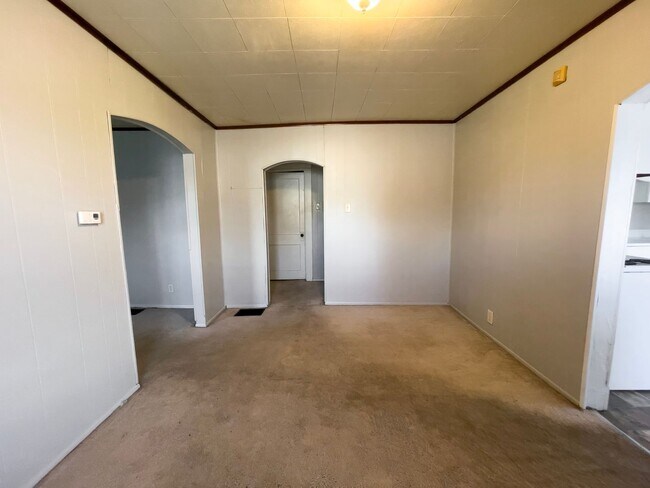 Building Photo - Washer and Dryer Hook Ups