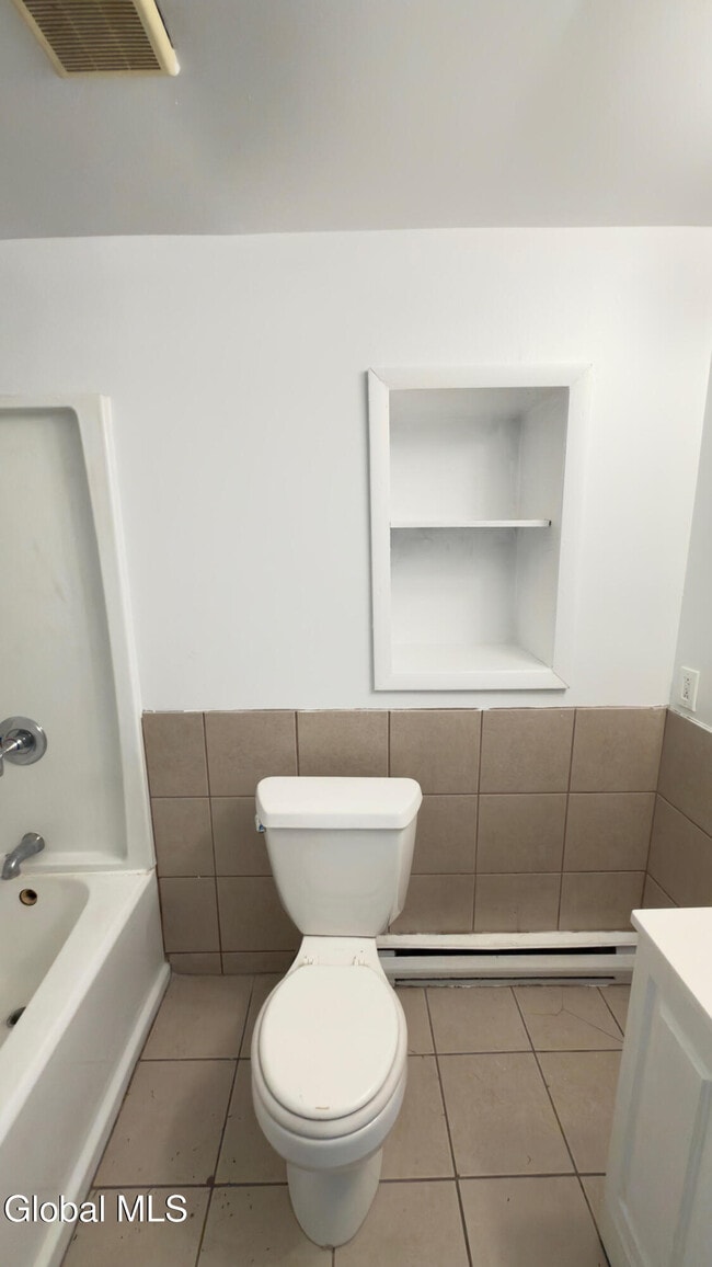 Building Photo - 3132 6th Ave