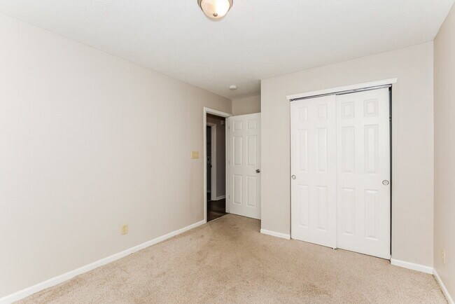 Building Photo - 5519 Story Ct