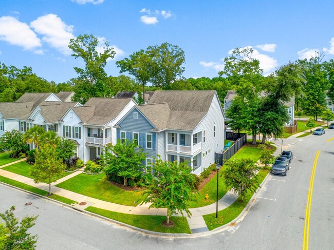 Building Photo - Impressive home in Oakfield loaded with up...