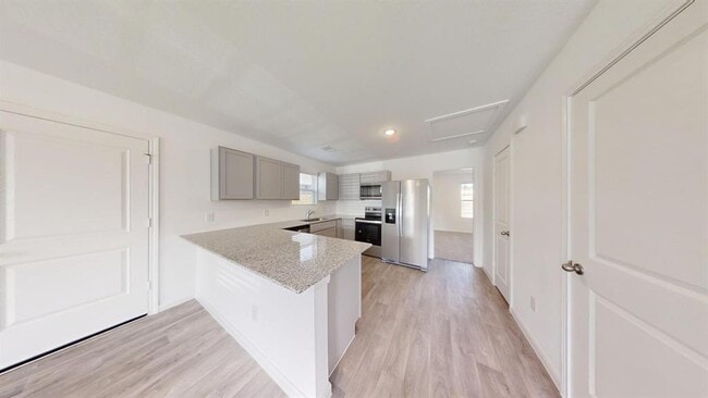 Building Photo - 16763 N Marie Vlg Dr