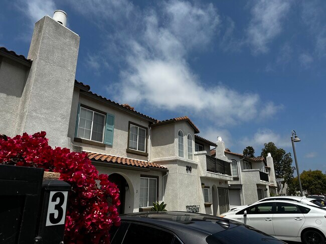 Building Photo - 310 Sunset Way