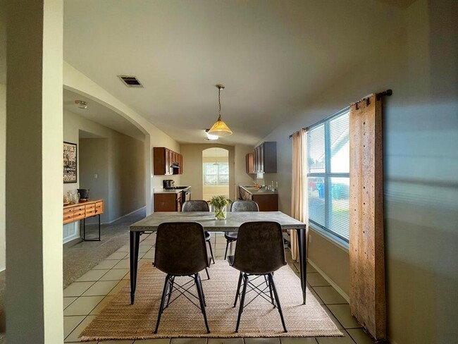 Building Photo - 209 Katy B Ln