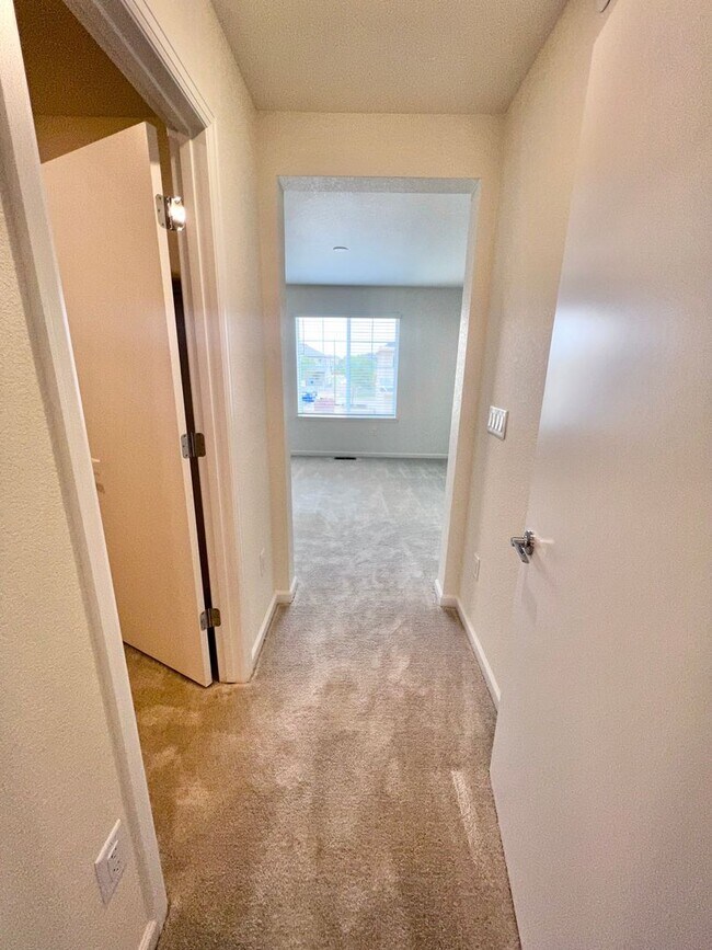 Building Photo - STUNNING 3 bed 2.5 bath new build home in Fort Collins!