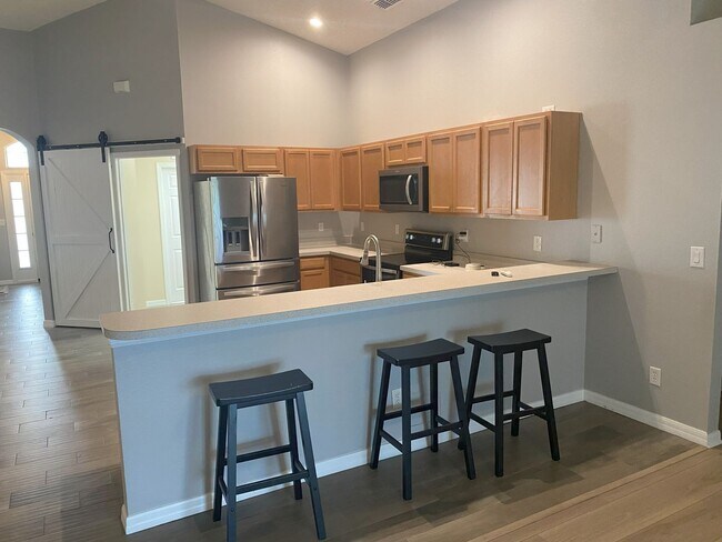 Building Photo - Beautiful Home Located In Tavares