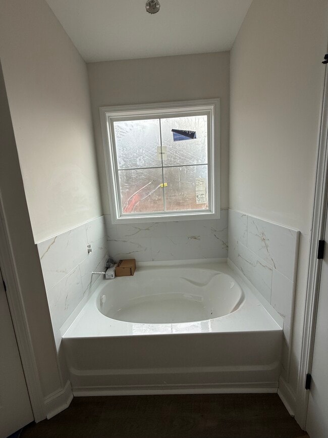 Building Photo - 9715 Flowes Store Rd