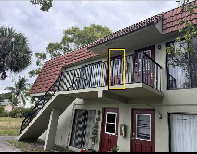 Building Photo - 11380 Royal Palm Blvd