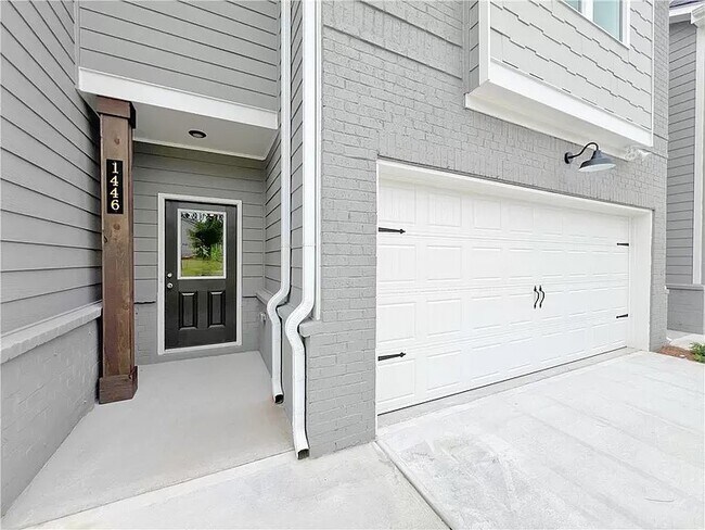 Building Photo - 1446 Fern Ridge Ln