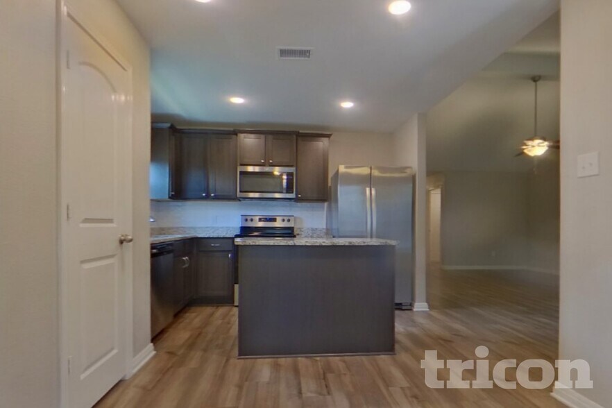 Building Photo - 173 Bandana Cir
