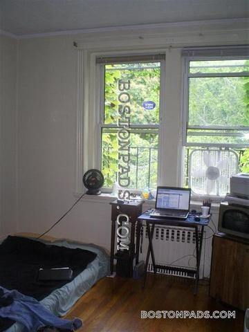 Building Photo - 107 Gordon St