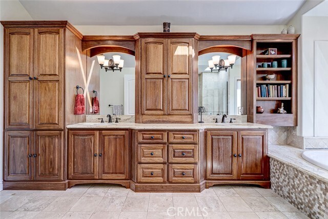 Building Photo - 3404 N Poinsettia Ave