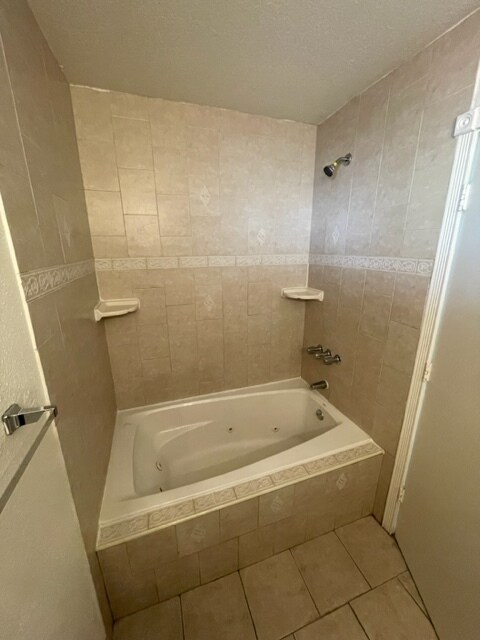 Building Photo - 5205 Alta Dr