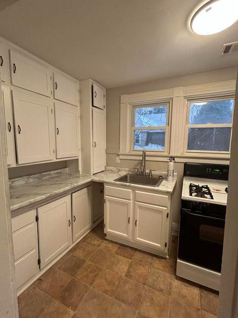 Building Photo - 253 S Greenwich St