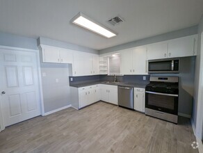 Building Photo - Newly Remodeled South Bossier Home