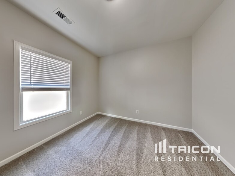 Building Photo - 56 Chimney Springs Dr SW