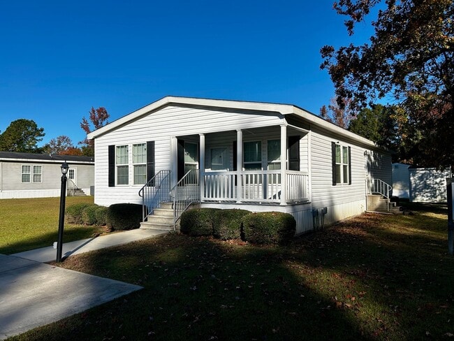 Primary Photo - 3 Bedroom/2 bathroom home for rent