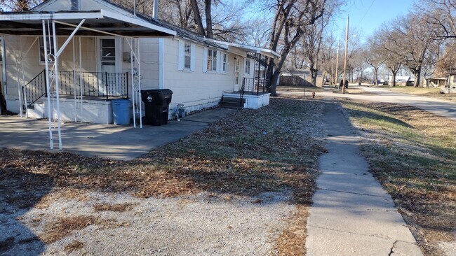 Building Photo - SINGLE FAMILY HOME IN ROSSVILLE