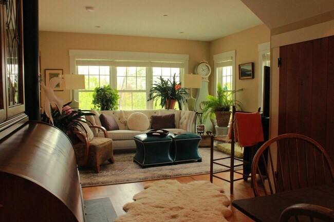 Building Photo - 26 N Main St