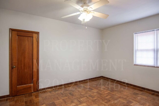 Building Photo - Spacious 4-Bedroom 2-Bathroom Home