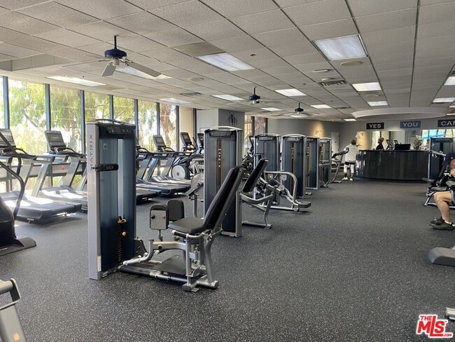 Building Photo - 4316 Marina City Dr