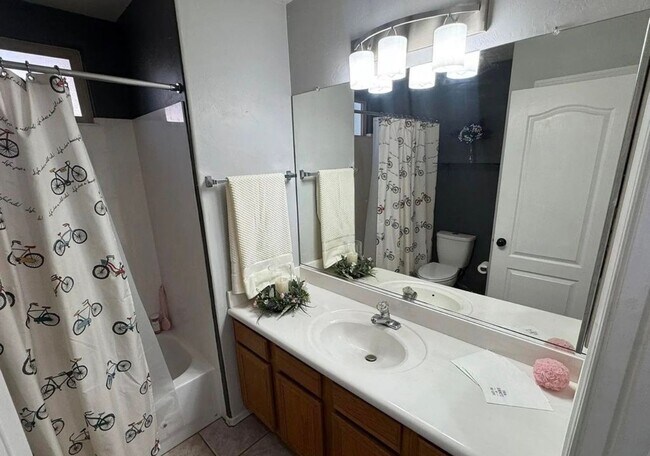 Building Photo - Beautiful 3 Bedroom 2 bath Tucson Home in Prime Eastside Location, Rancho Esperero – Available Now!