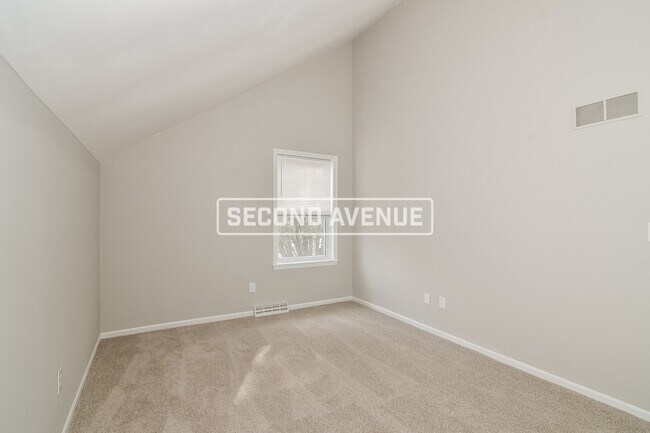 Building Photo - 1804 NE Gatewood Dr