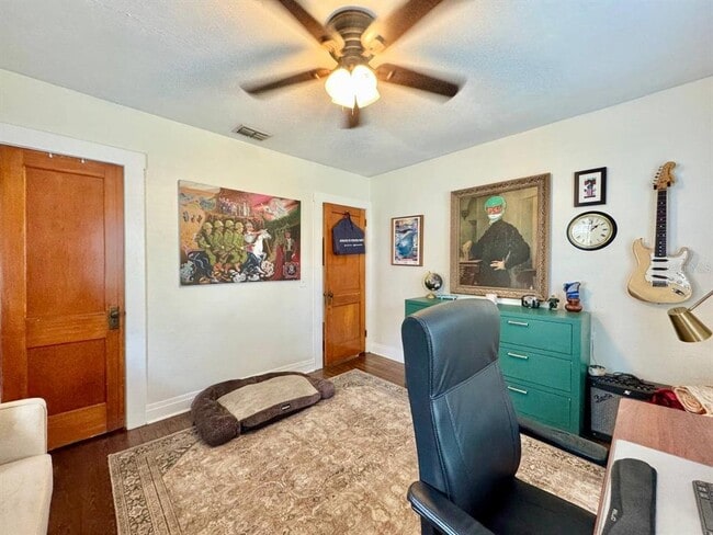 Building Photo - 308 E Hanlon St