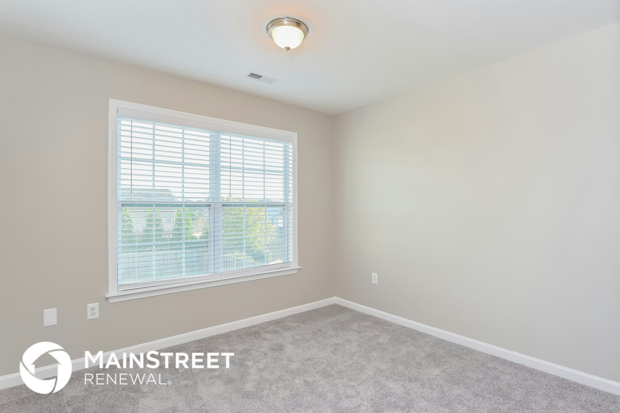 Building Photo - 907 Red Oak Tree Dr