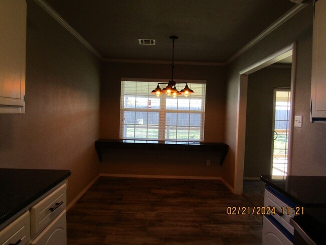 Building Photo - MacArthur Schools Area!