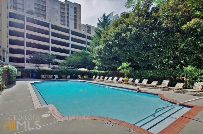 Building Photo - 1101 Juniper St NE