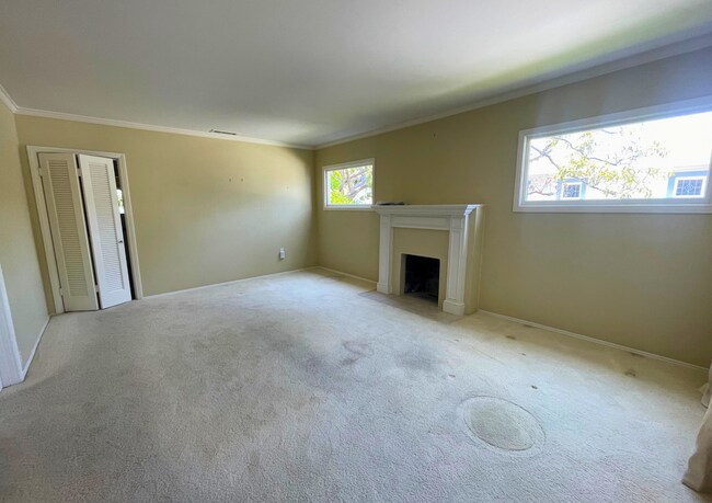 Building Photo - 4742 Idaho St