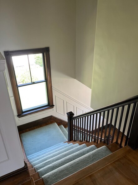 Building Photo - 712 Gray Rd