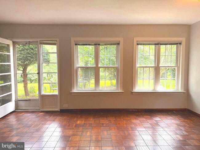 Building Photo - 3211 Ravensworth Pl