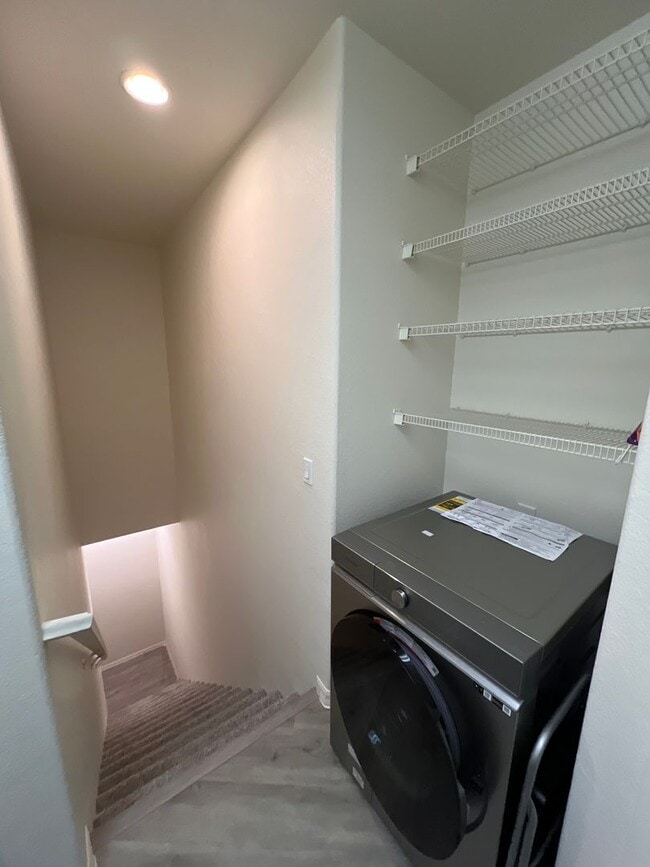 Building Photo - Summerlin Condo - Gated - Community Pool 1 Car Garage - 500 Off First Months Rent