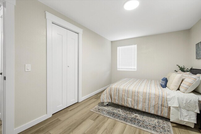 Building Photo - 109 N Yelm St