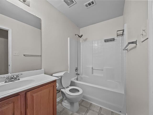Building Photo - 2118 Wagon Wheel Trail