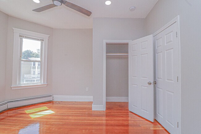 Building Photo - 129 Harrishof St