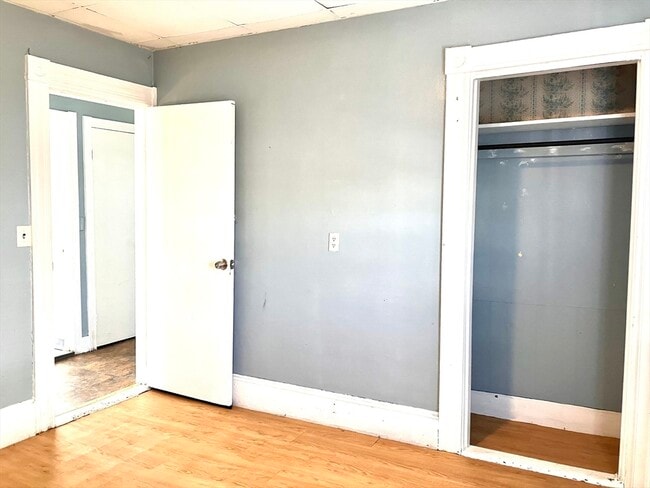 Building Photo - 9 Laurel St