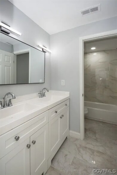 Building Photo - 10539 Greenwood Rd