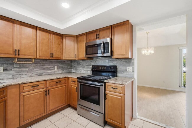 Building Photo - Woodhaven Condominium