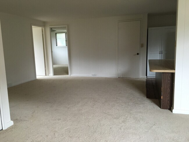 Building Photo - Hu, Andra