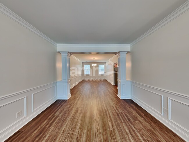 Building Photo - 7014 Roselake Cir
