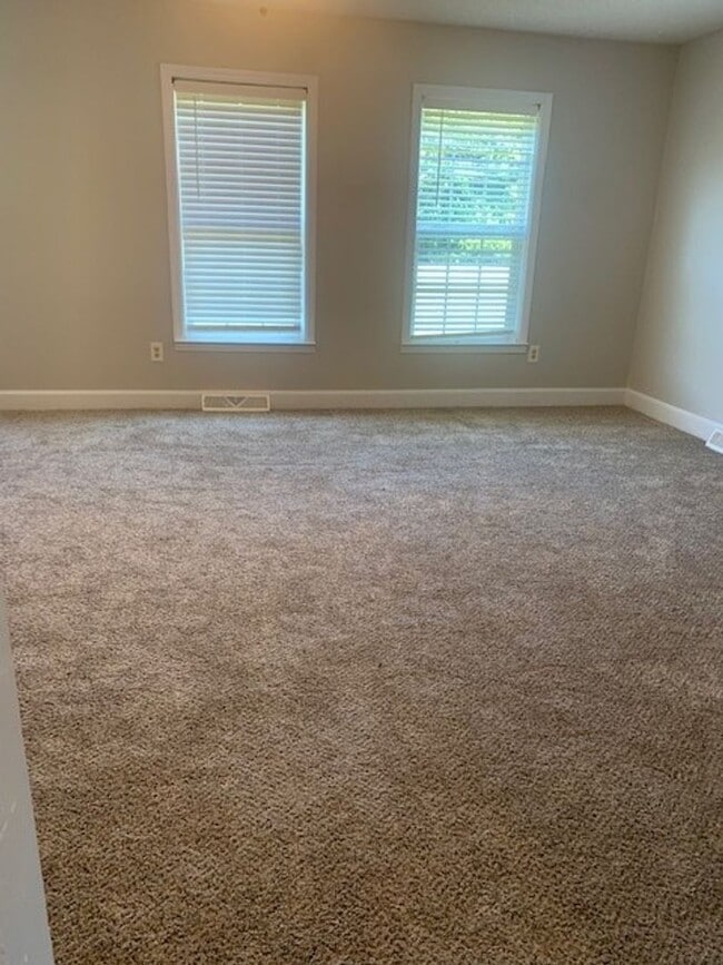 Building Photo - Updated 2 Bed 2 Bath In Peaceful Brown Summit