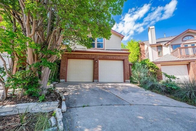 Building Photo - 6616 Mesa Hollow Dr