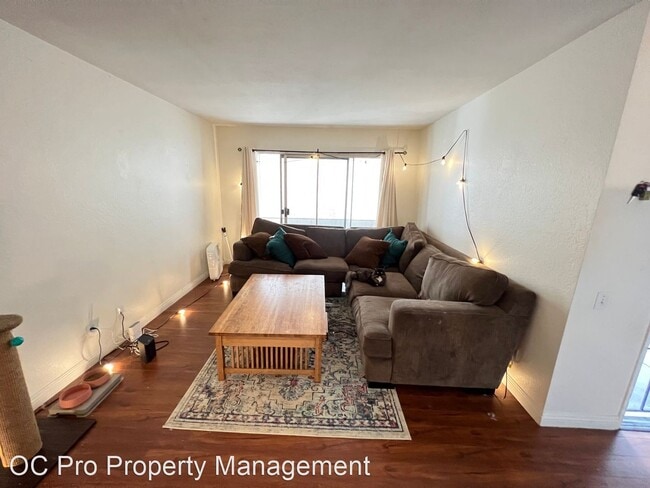 Building Photo - 2 br, 1 bath House - 21951 Rimhurst Drive ...