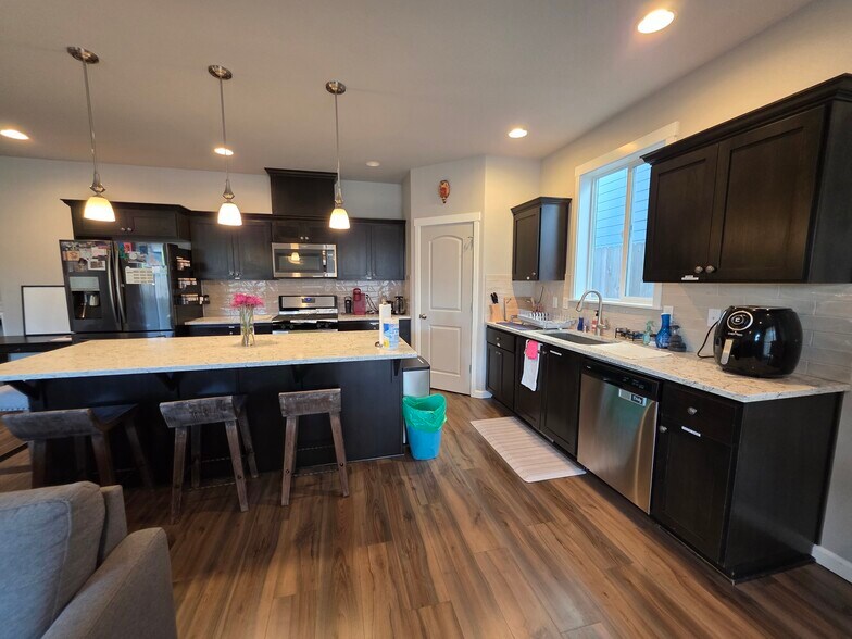 Shared Kitchen - 10721 NE 109th St
