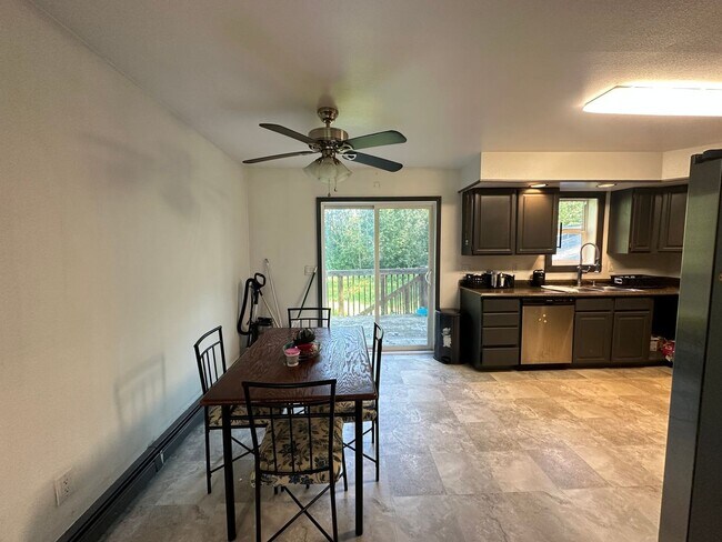 Building Photo - 863 Stol Dr