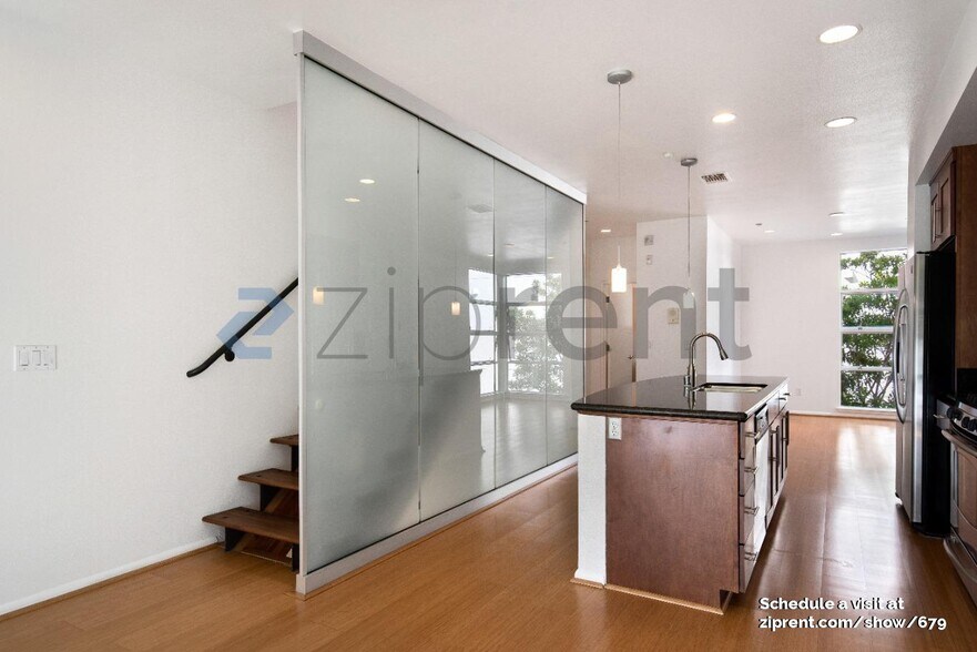 Building Photo - 1332 Powell St